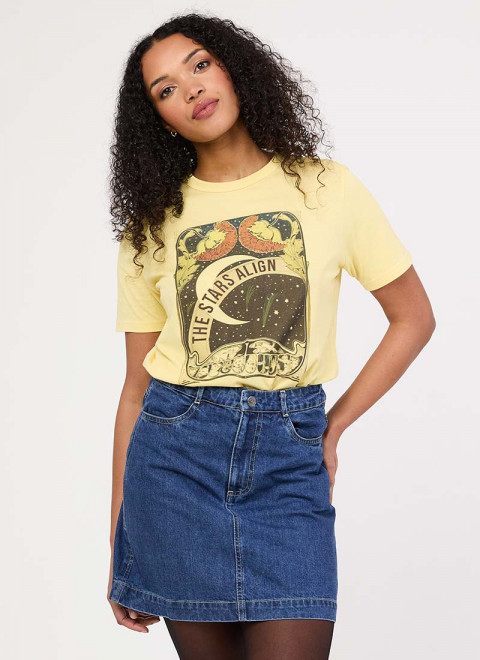 Estrella Vintage Graphic Tee - Model Front Size 10
