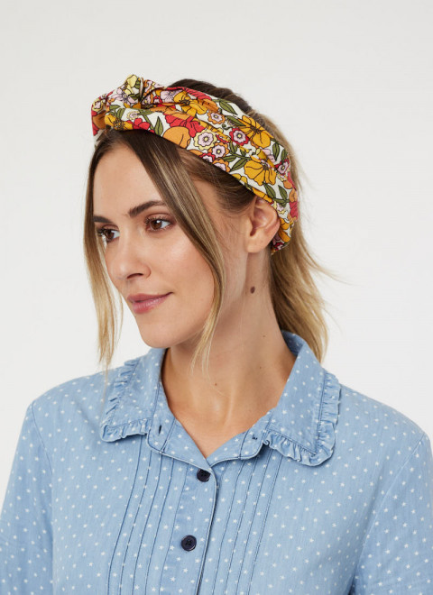 Faye Vintage Floral Print Headband - Model Front