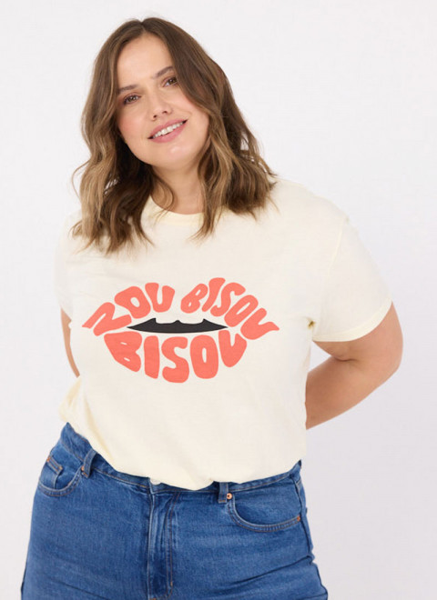Loren Zou Bisou Bisou Slogan Tee - Model Front Size 16