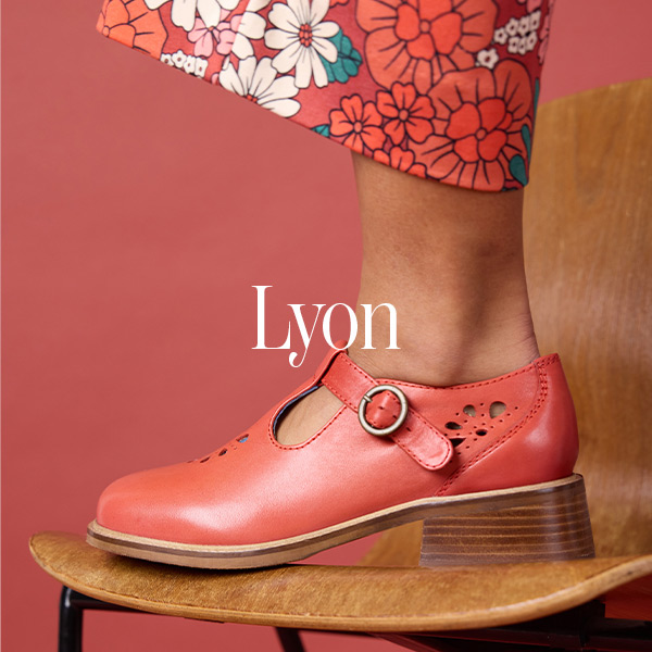 Rouen Patent Leather Mary Jane Shoes - Burgundy