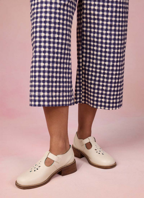 Lyon Leather T-Bar Shoes - Cream